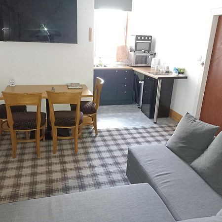 The Townhouse Accommodation 덤프리스 외부 사진