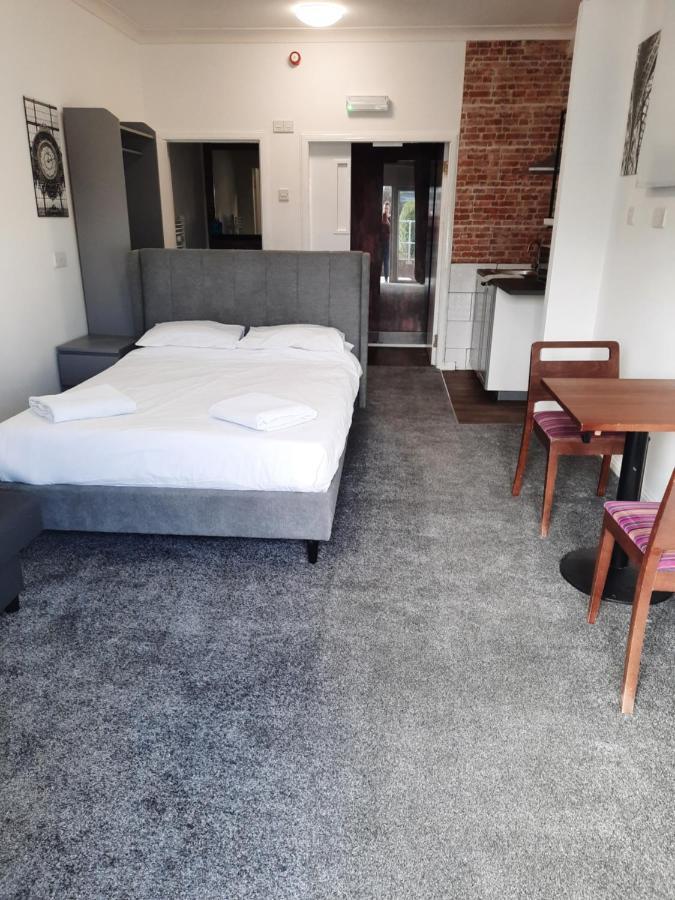 The Townhouse Accommodation 덤프리스 외부 사진