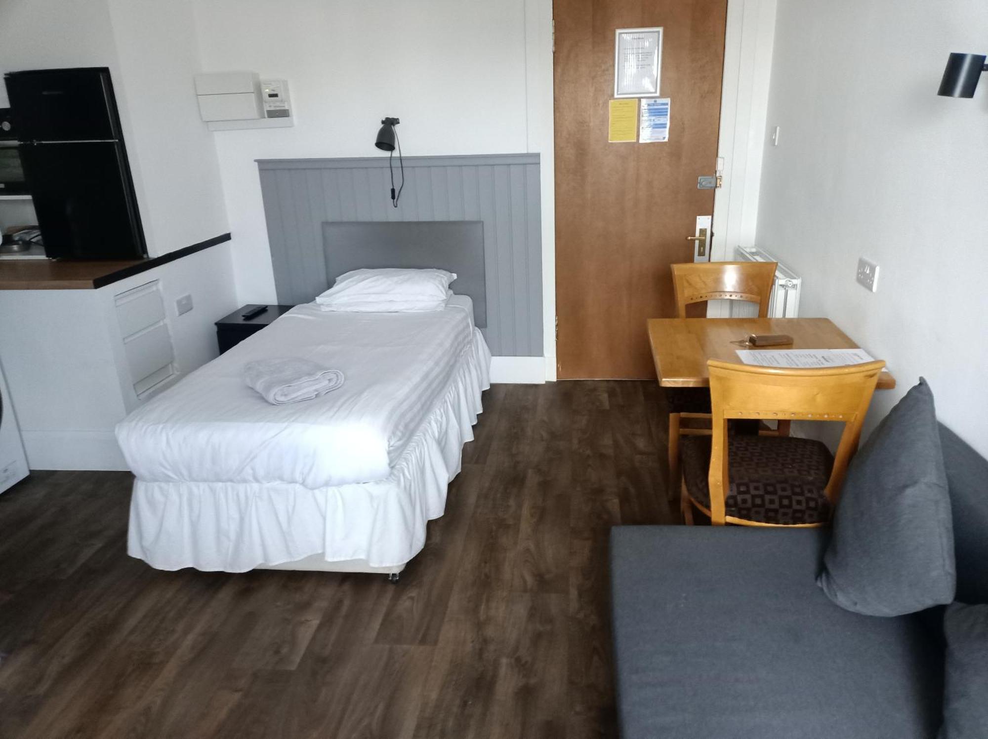 The Townhouse Accommodation 덤프리스 외부 사진