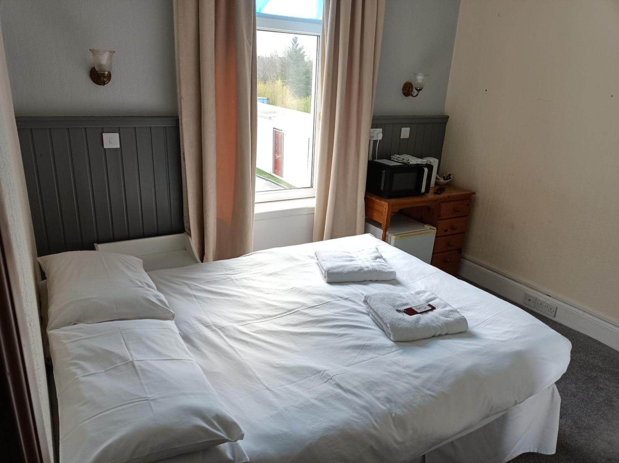 The Townhouse Accommodation 덤프리스 외부 사진