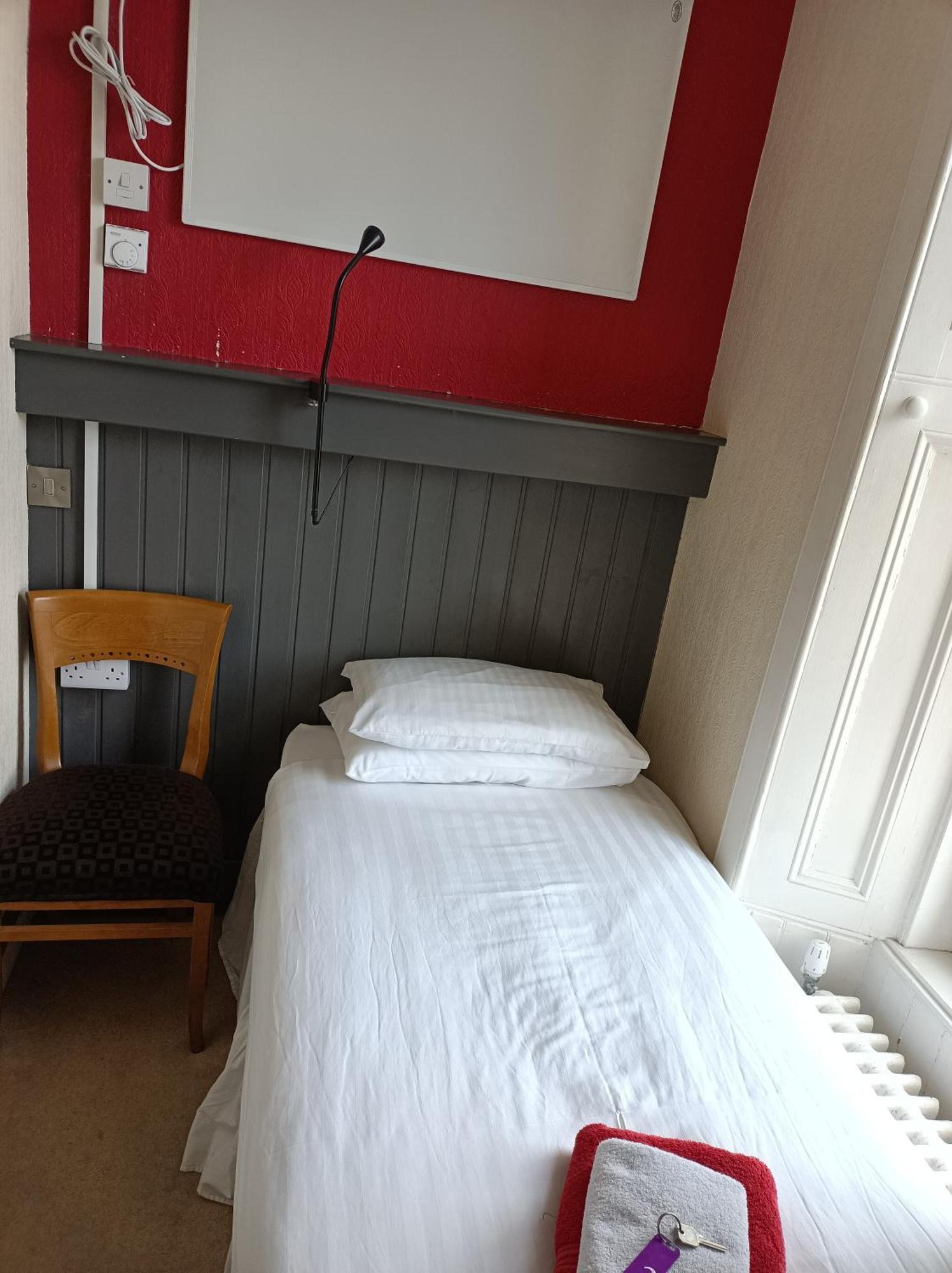 The Townhouse Accommodation 덤프리스 외부 사진