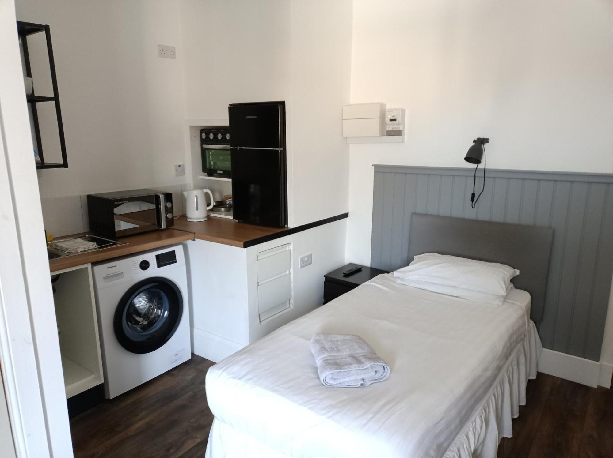 The Townhouse Accommodation 덤프리스 외부 사진