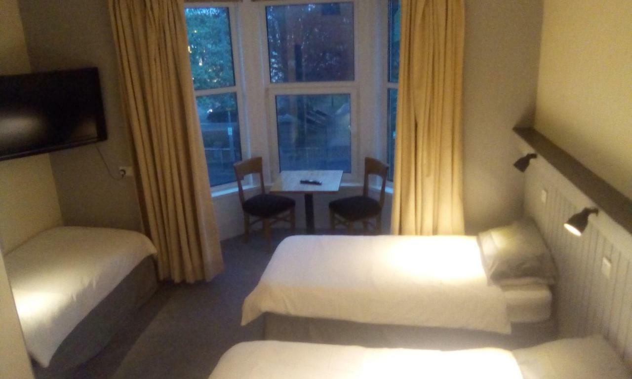 The Townhouse Accommodation 덤프리스 외부 사진