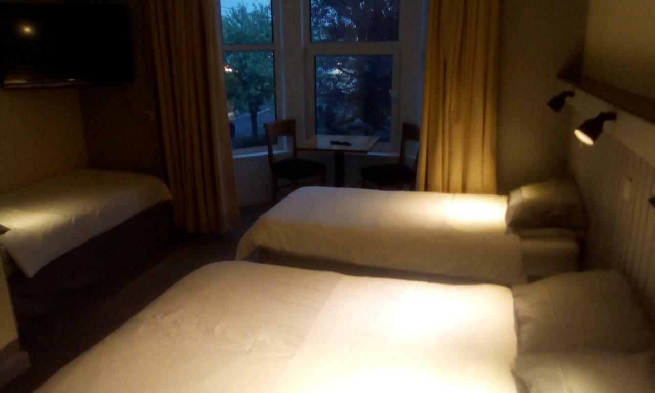 The Townhouse Accommodation 덤프리스 외부 사진